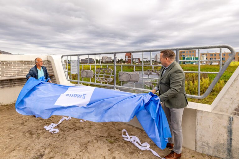 onthulling tankgrachtbrug stadshagen